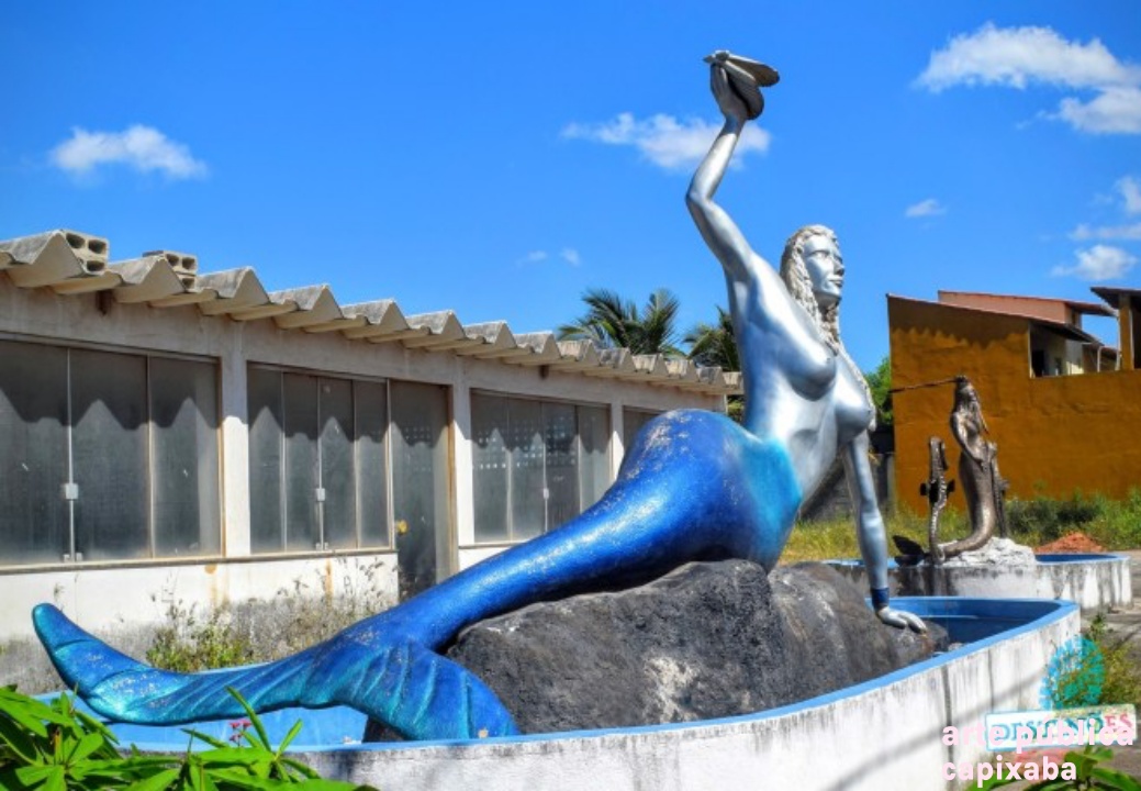 Esculturas na Praia da Sereia